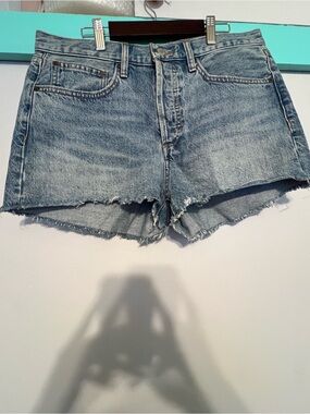 Denim Forum Aritzia The Ex Boyfriend Short Size 29 Light Wash Raw Hem